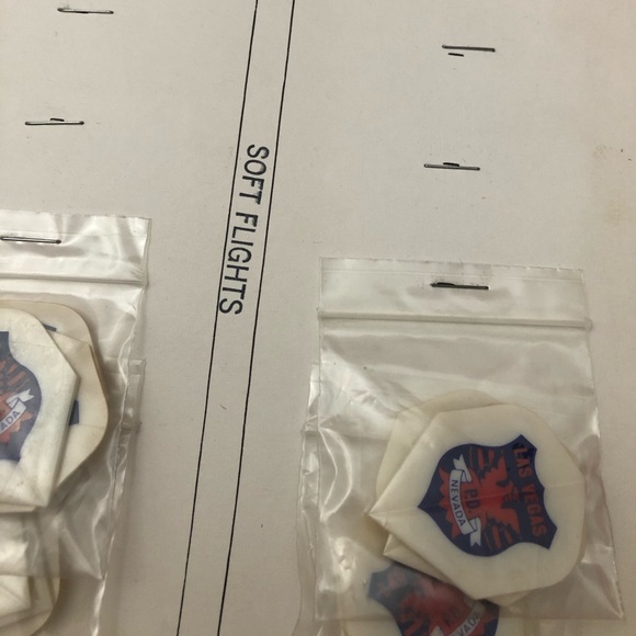 (63) Vintage DMI 80's Assorted Designs England Dart Soft Flights Las Vegas - Picture 2 of 5